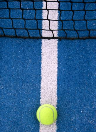 του τένις, μπάλα, καθαρό, ο αθλητισμός Maxriesgo - Dreamstime