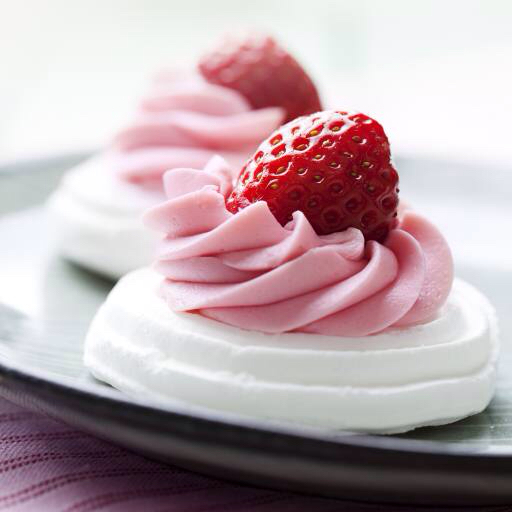 φράουλα, επιδόρπιο, γλυκά, κρέμα γάλακτος, τρώνε, τα τρόφιμα Liv Friis-larsen (Looby)