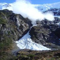Pixwords η εικόνα με η φύση, χιόνι, ομίχλη, βουνό, βουνά, κοιλάδα Bb226 - Dreamstime
