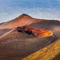 Pixwords η εικόνα με ηφαίστειο, έκρηξη, έρημο, τη φύση, κρατήρα, το τοπίο Martin Molcan (Martinmolcan)