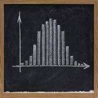 Pixwords η εικόνα με διάγραμμα, βέλος, κάτω, σκάφους, κιμωλία Marek Uliasz - Dreamstime