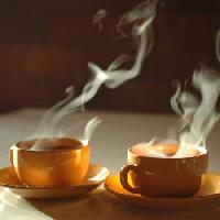ζεστό, καφέ, καφέ, καπνό, κύπελλα Sergei Krasii - Dreamstime