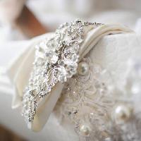Pixwords η εικόνα με μαργαριταριών, μαργαριτάρια, κοσμήματα, λευκό Karina Ponomareva (Streetphoto)